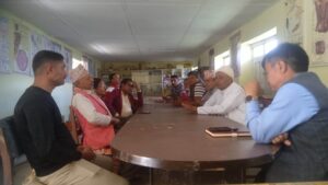 ठेकेदारको बिरोध स्वरुप बिहुँकोटमा बिशाल जनमास उतार्ने तयारी, भोलिदेखि सरकारी गाडी गुड्न नदिने